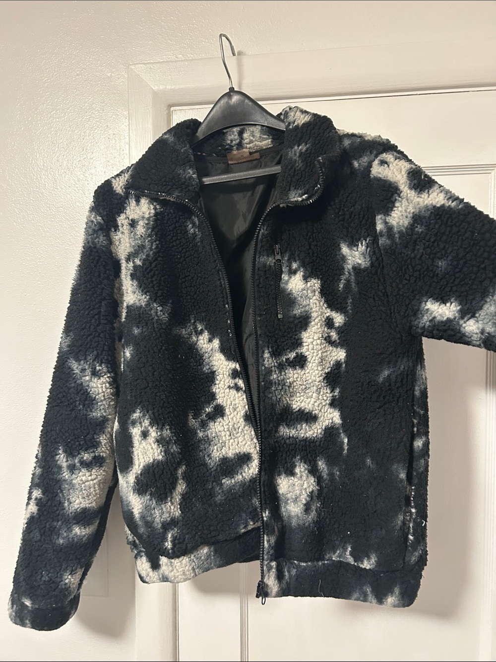 Betsey Johnson Navy & White Tie-Dye Sherpa Zip Jacket